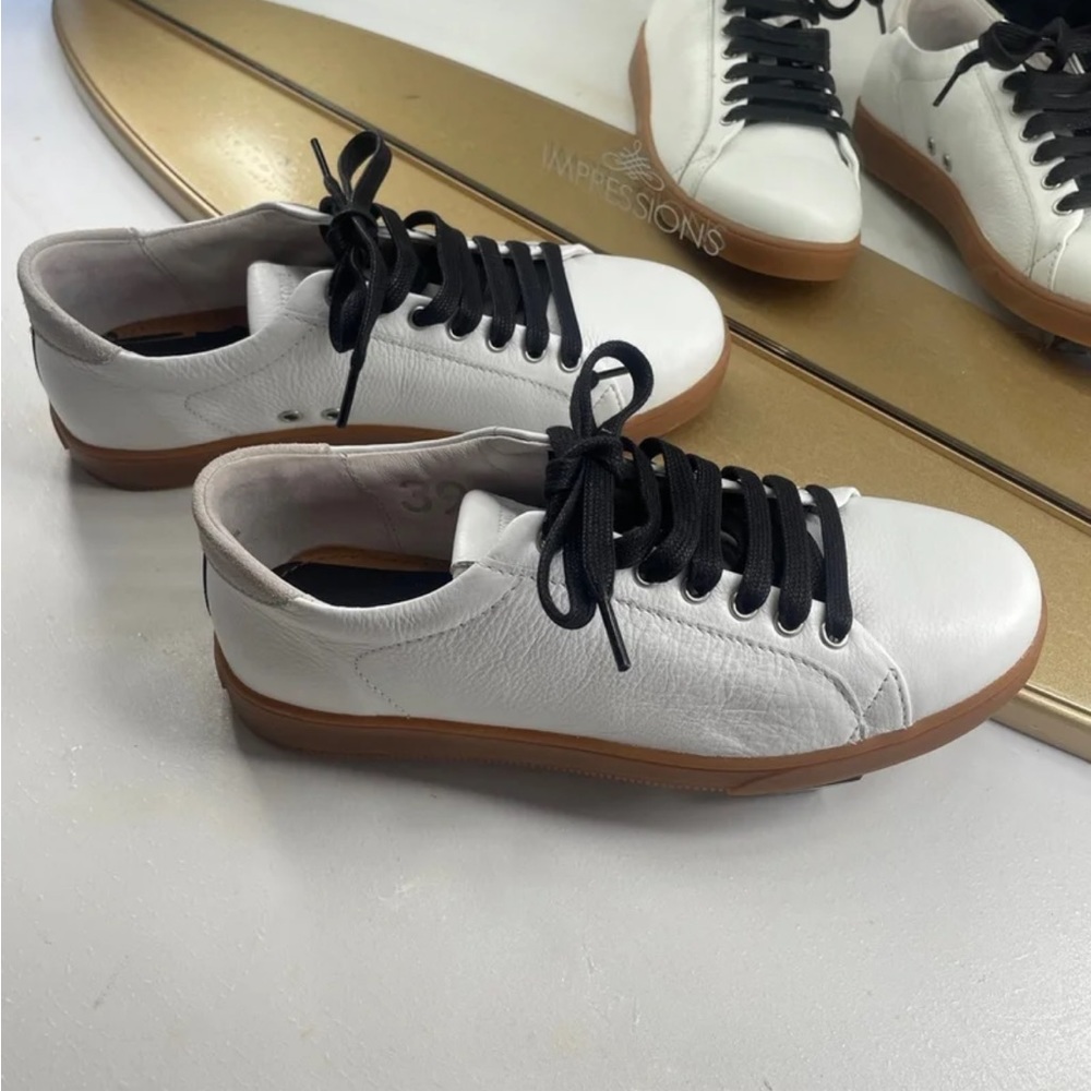New Blackstone Leather Sneakers- White Womens size 39